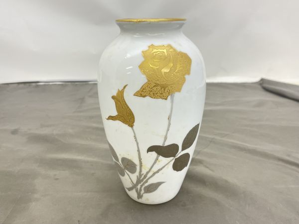  I065-N25-1217 大倉陶園 OKURA CHINA オークラ チャイナ つぼ 約高さ23&times;幅13cm 金彩 花瓶 花器 陶器 箱付 現状品②(大倉陶園)｜売買されたオークション情報、yahooの商品情報をアーカイブ公開 - オ 大倉陶園