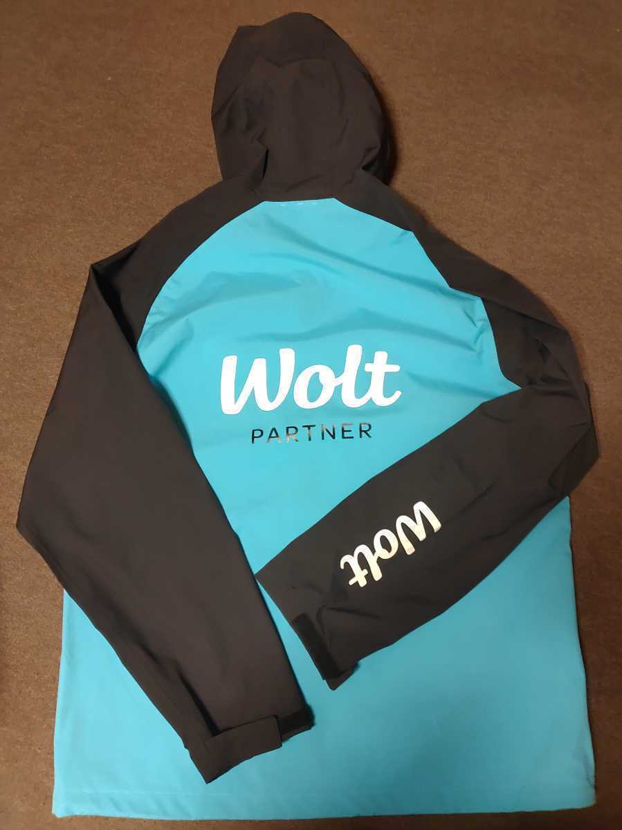 UberEats 出前館 Wolt 配達バッグ マウンテンパーカー　Tシャツ 携帯ホルダー 4点セット 140サイズ発送 ウォルト 新品 Wolt Wolt（ウォルト）配達バッグ・グッズ・ジャケットの評判！使わ Wolt（ウォルト）バッグのロゴ隠し 配達員配達員のバッグに指定はないが余計な