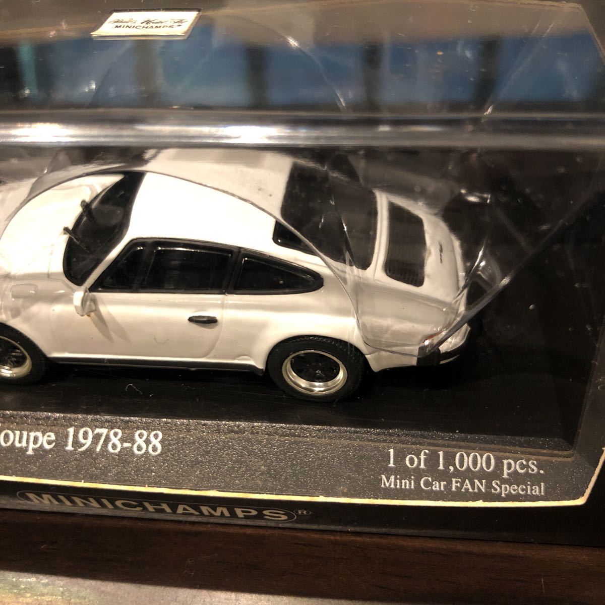 minichamps ミニチャンプス 1/43 ポルシェ 911 クーペ1978-1988 白