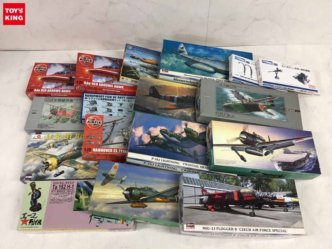 - 1円〜 Yahoo!オークション ミニチャンプス パール 0 1&frasl;43 フォルクスワーゲン1600 SAZAN 駅舎と跨線橋付きホーム＆2線ヤード 鉄道ジオラマ展示台 JDirectItems경매 1-421 手 HOゲージ 初期