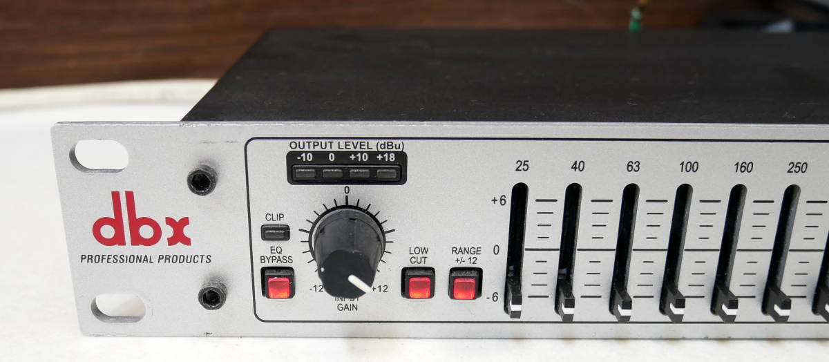△(R410-A47) 現状品☆通電OK☆dbx ディービーエックス 215s 