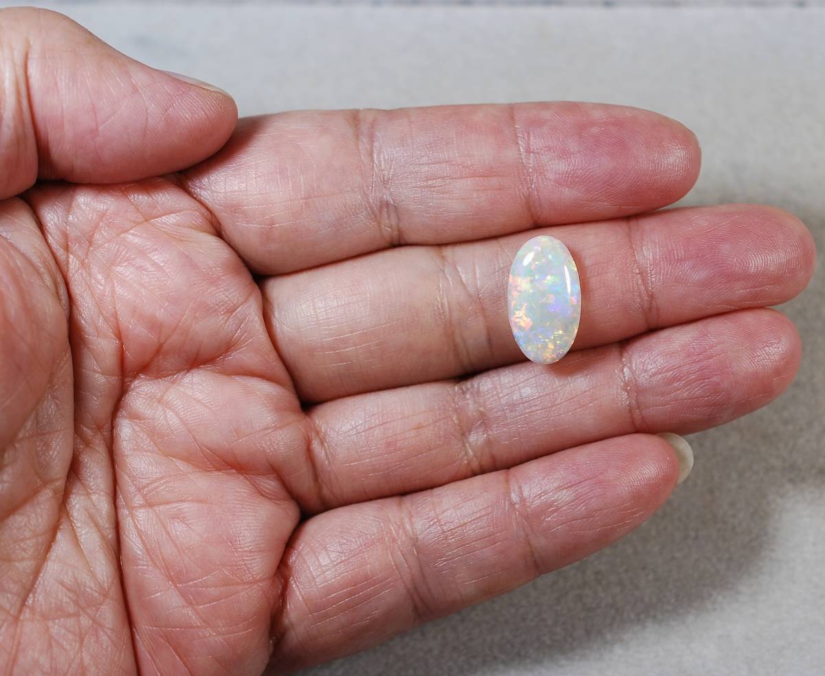 100 ソ付 赤色遊色綺麗艶照り良い 天然オパール4.337ct18.6×