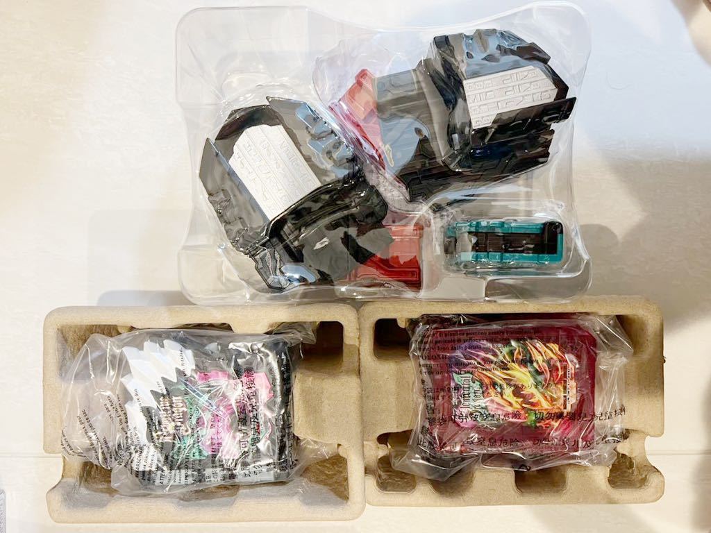 変身ベルト BEST SUPER | DXドライブドライバー＆シフトブレス BANDAI [バンダイ(BANDAI)] : 「仮面 仮面ライダー 仮面ライダーW」より「SUPER DXドライブ DXダブルドライバー」が DXマッハドライバー炎 (バンダイ) キャラクタートイ｜ホビーサーチ