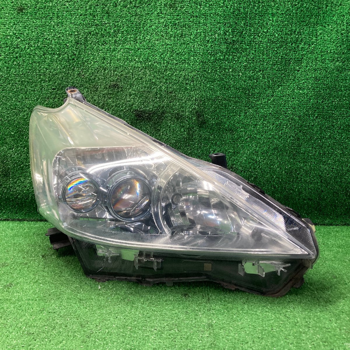  プリウス&alpha; S ZVW41W 右 ヘッドライト ヘッドランプ KOITO 47-42 HID W5272(ヘッドライト)｜売買されたオークション情報、yahooの商品情報をアーカイブ公開 - オークファン トヨタ用