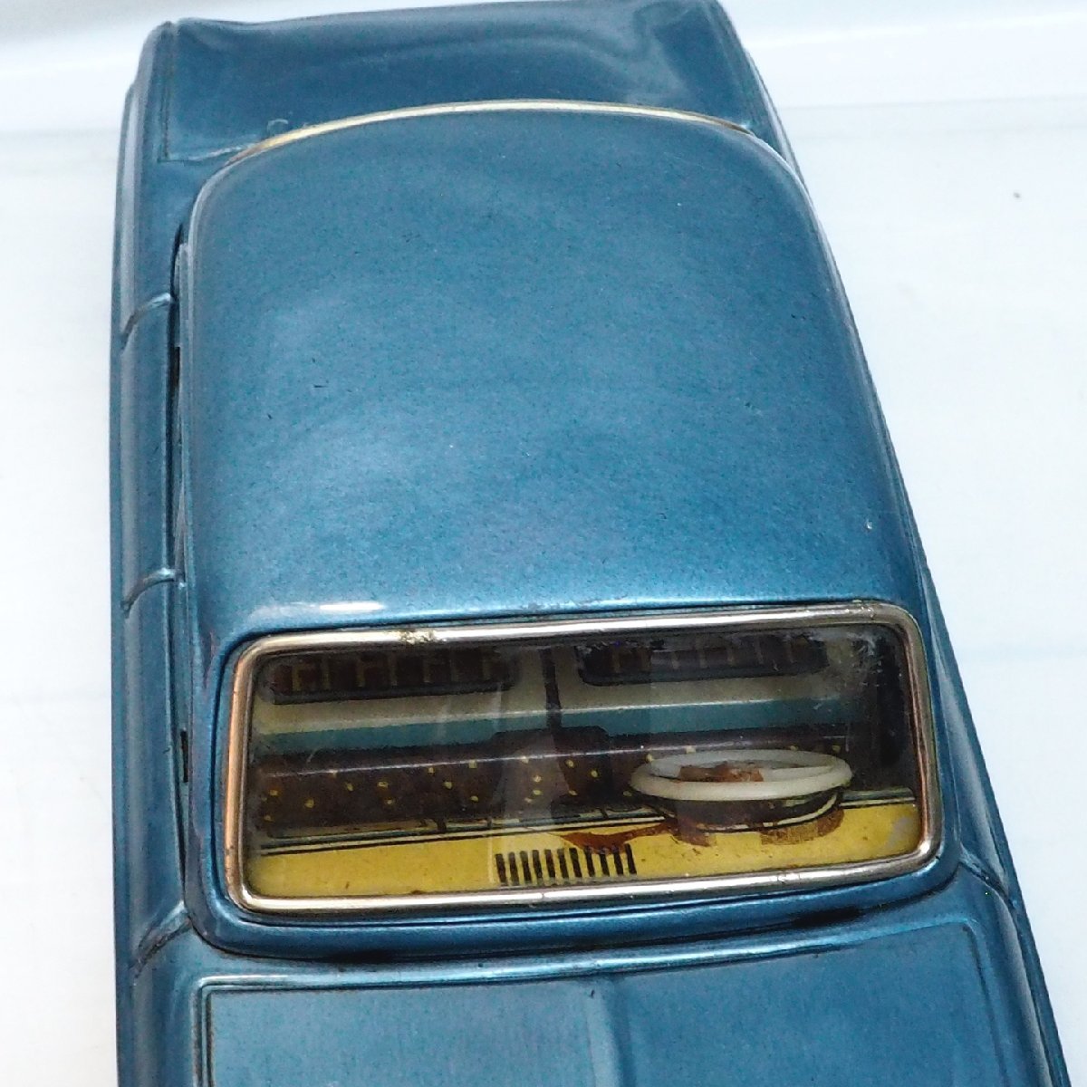 米澤玩具ビンテージ ブリキ製 ミニカー フランス ルノードーフィン1960