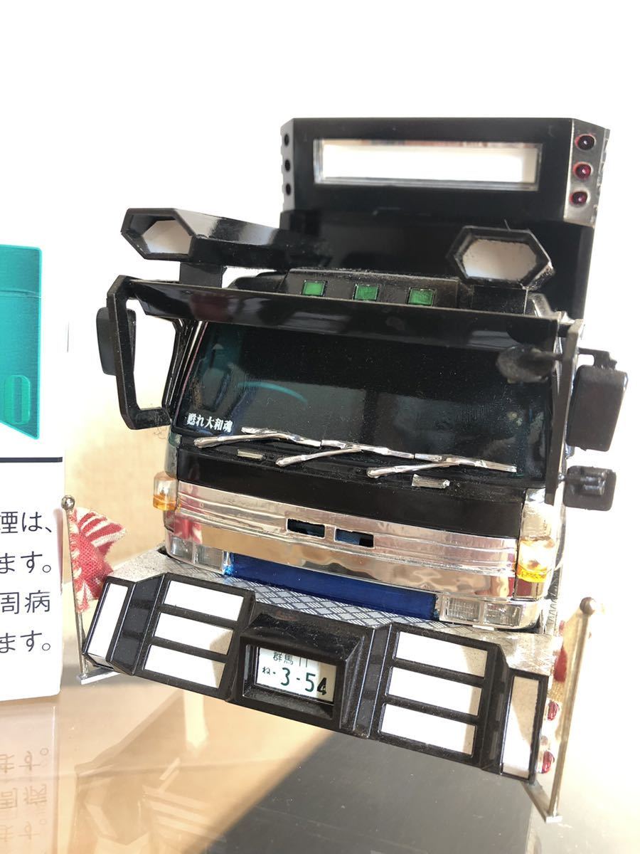 イスズ 810完成品 1/32 トラック デコトラ デカ箱 街宣 プラモデルの 