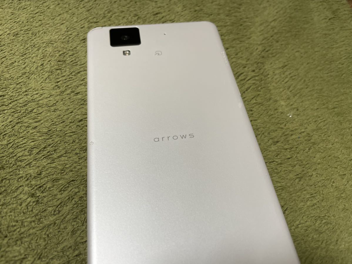 激安大特価，定番人気 展示品★新品同様品★ARROWS NX★32GB★3GB★5.5インチ★スマホ★Android★SDN625★ホワイト★F-01J★docomo★ドコモ★白★富士通