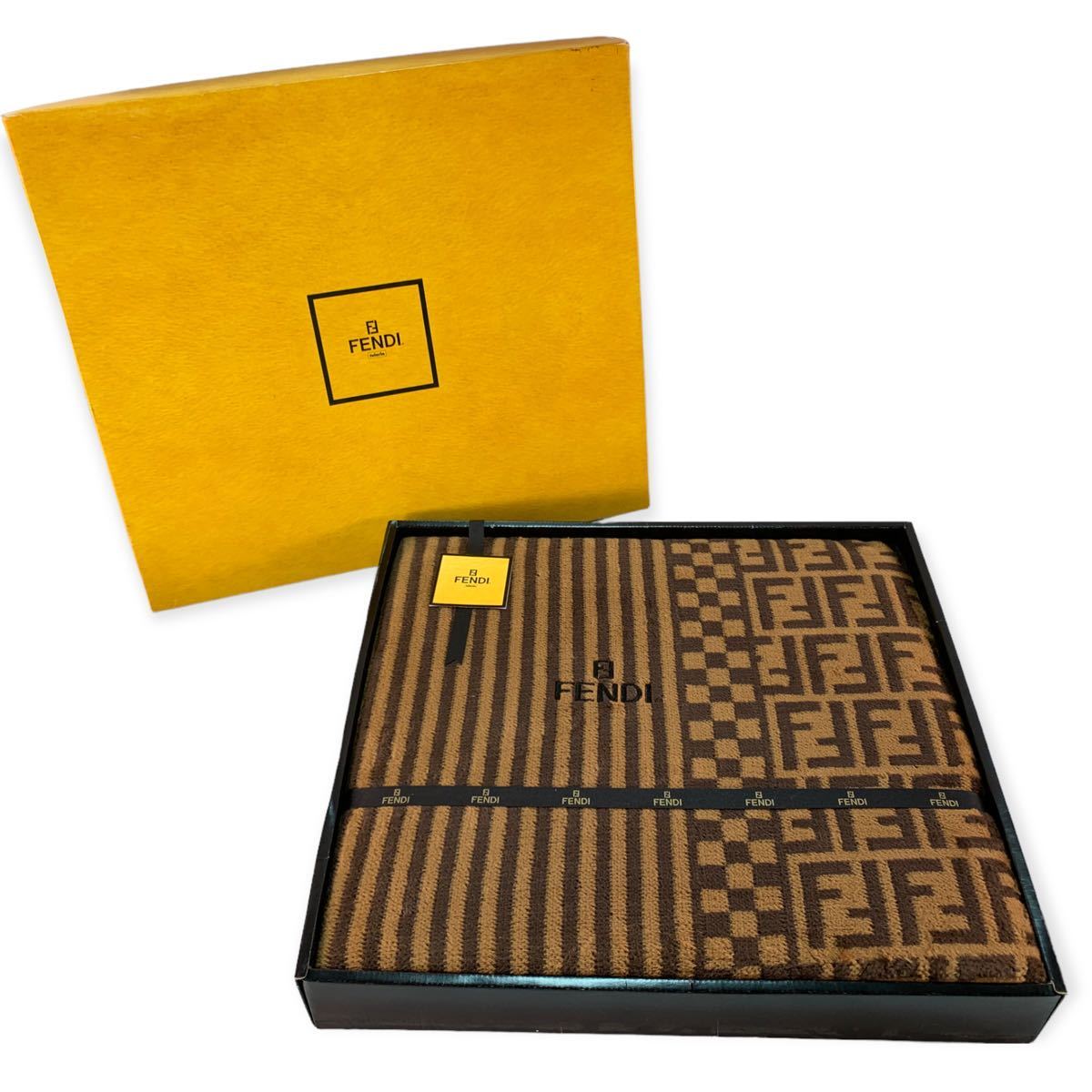 【新品，セール】 品 FENDI フェンディ コットンボワシーツ ズッカ柄 ストライプ 綿100% 140&times;240㎝ 日本製 寝具 ブランド品 品 管理G480(フェンディ)｜売買されたオークション情報、yahooの商品情報をアーカイブ フェンディ