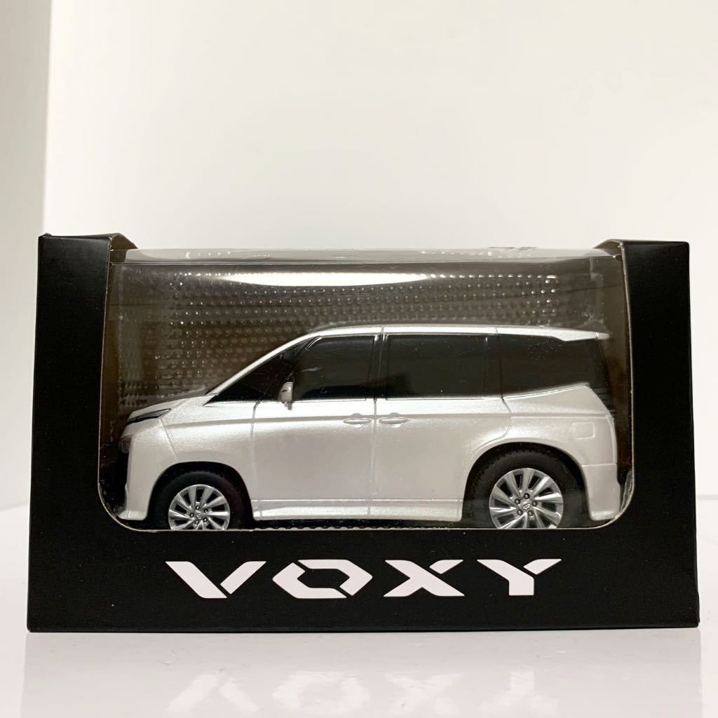 トヨタ 新型 ヴォクシー VOXY プルバックカー ミニカー カラーサンプル
