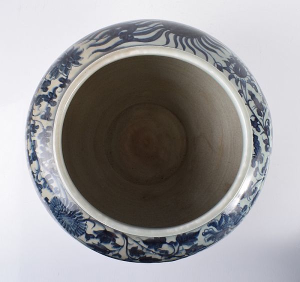 中国青花山水人物文壷VR8388