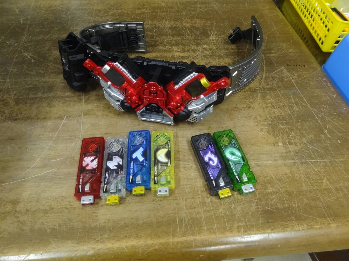変身ベルト 仮面ライダーW 中古 ジャンク扱い 2009年 DXダブル 仮面 