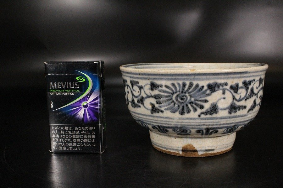 安南 宋胡録スンコロク 染付 花文 茶碗 茶道具 古陶器 16世紀頃