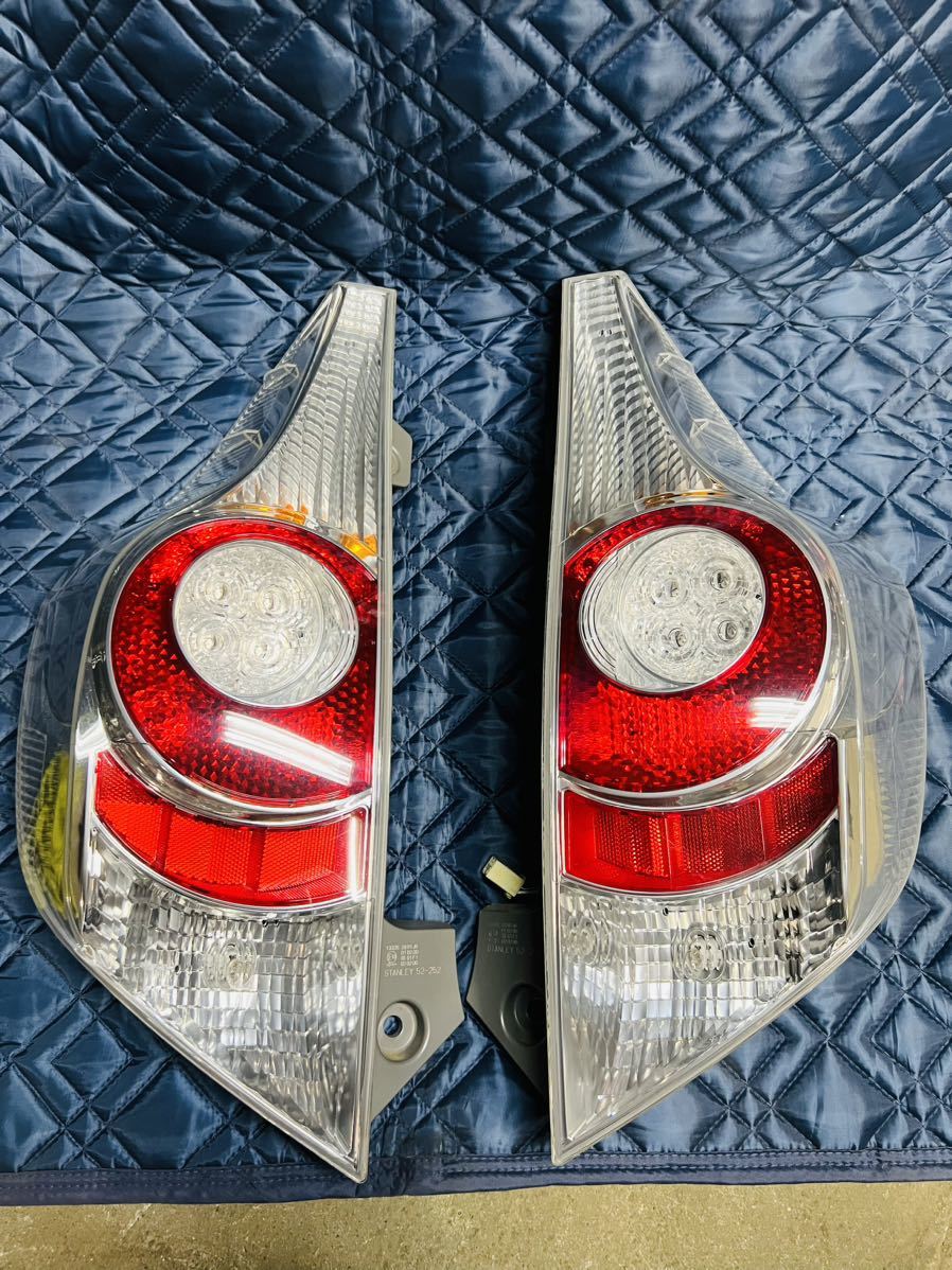 トヨタ アクア テールランプ NHP10 左右セット 前期 アクア NHP10