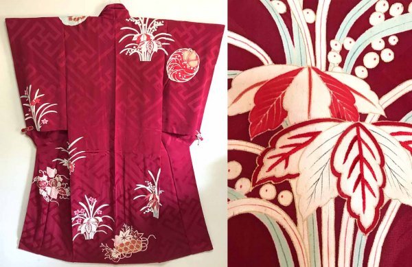 KIRUKIRU アンティーク 着物 訪問着 綸子 刺繍 正絹 身丈155㎝ 臙脂地に蝶々と植物柄 梅 紅葉 花柄 赤 レトロ 大正ロマン 着付け 和装
