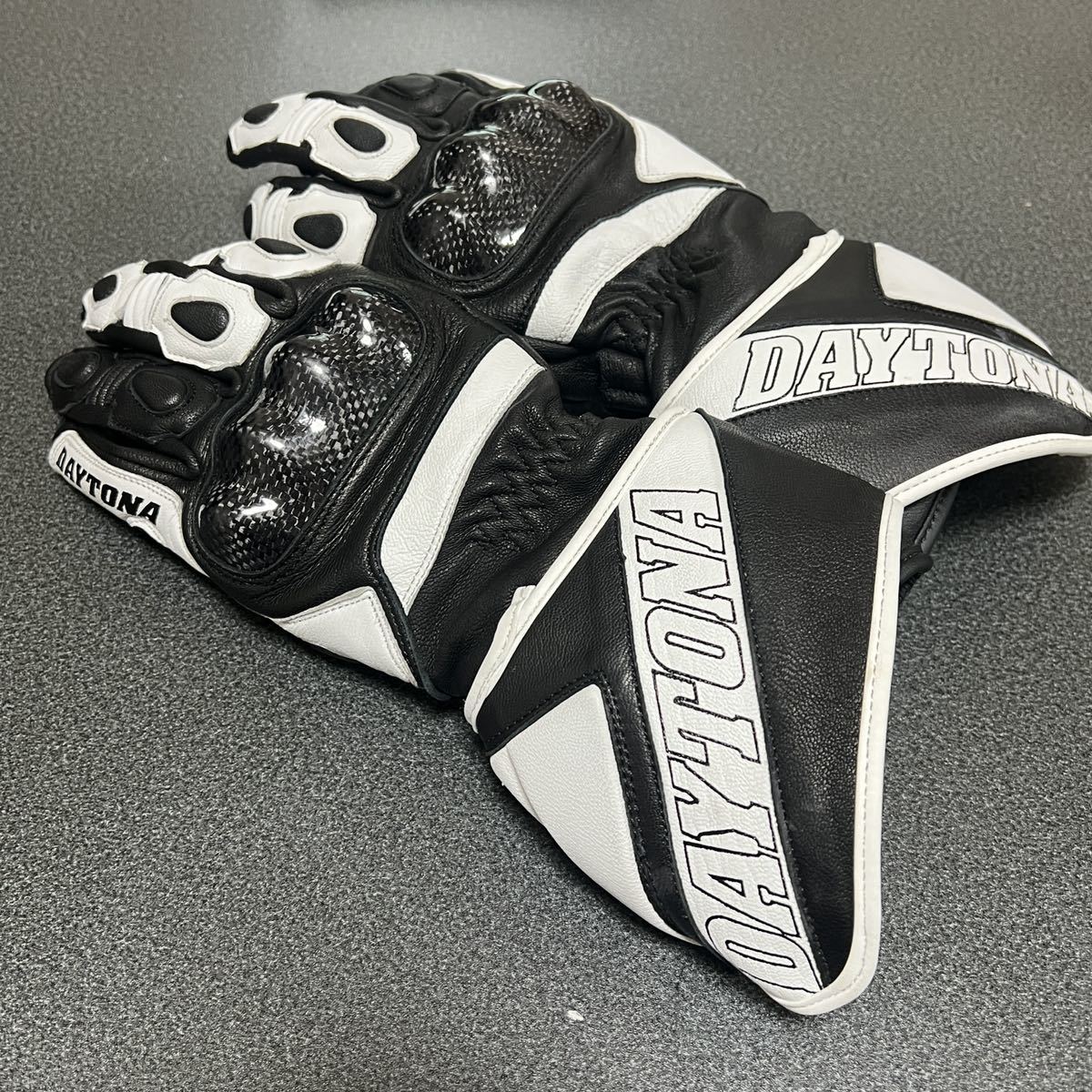 【2回使用※訳あり】デイトナ グローブ MサイズDAYTONAHBG-040 スポーツロンググローブ レーシンググローブ スマホタッチ対応 バイク 手袋 HBG-040 デイトナ DAYTONA バイク用 ブラック L