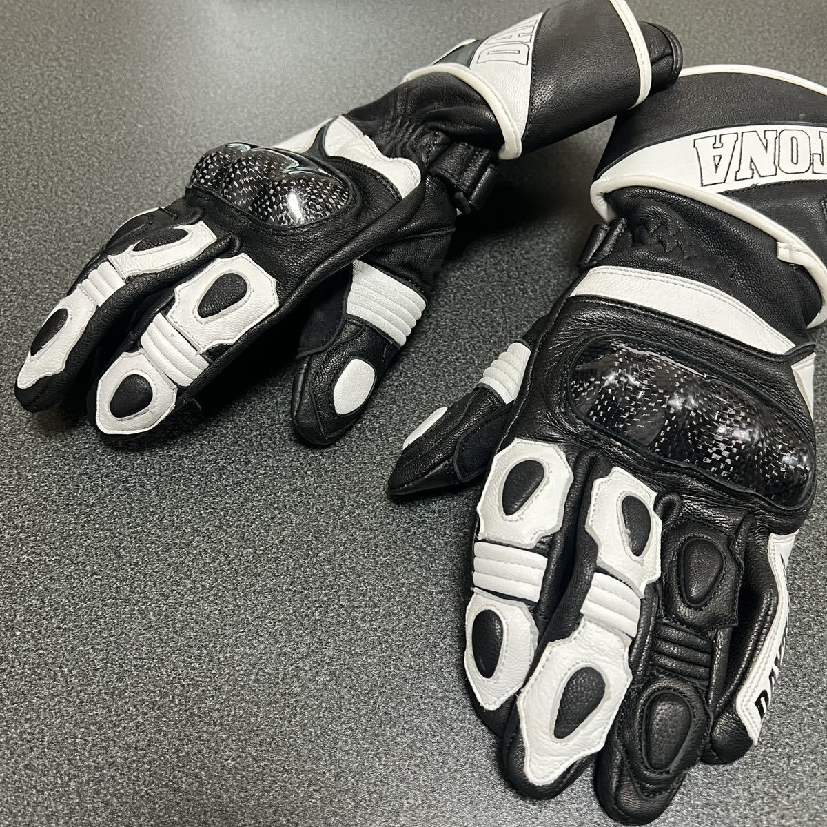 【2回使用※訳あり】デイトナ グローブ MサイズDAYTONAHBG-040 スポーツロンググローブ レーシンググローブ スマホタッチ対応 バイク 手袋 HBG-040 デイトナ DAYTONA バイク用 ブラック L