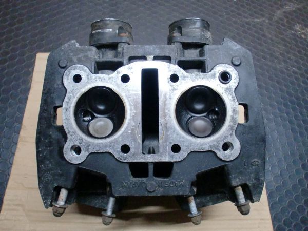 43 希少 GPZ250F シリンダーヘッド ヘッド 良品 一台解体 検）GPZ250