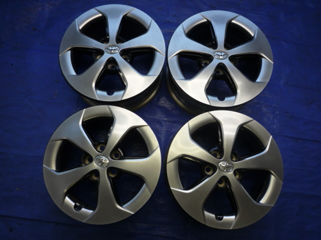 トヨタ純正！！　プリウス