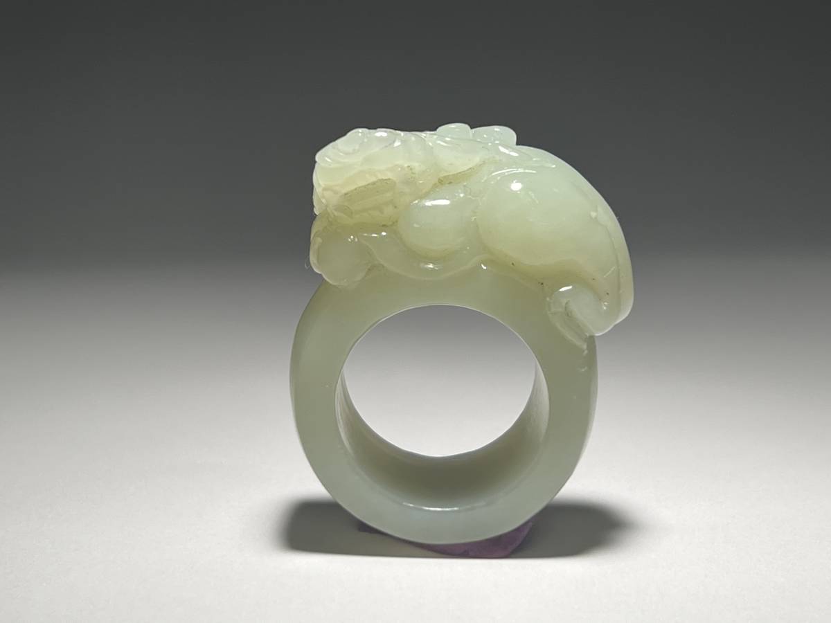 三】中国唐物 戦国時代 収蔵逸品 和田玉 麒麟彫刻板指 翡翠 極細工 唐