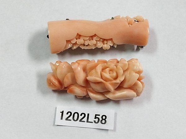 1202L58 本珊瑚 サンゴ 帯留 彫刻品 二点セット 約18.5g 公式