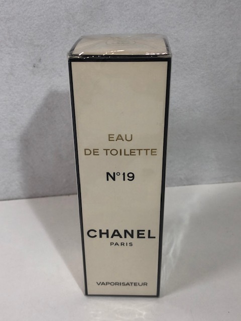シャネル 香水 N゜19 オードゥ トワレット(ヴァポリザター) 50ml