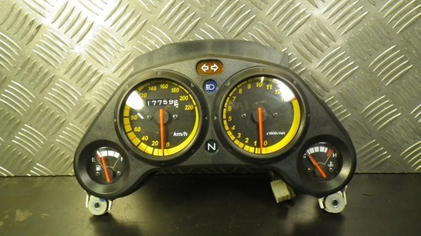 セール，人気 ホンダ CBR150R NCB型 スピードメーター タコメーター(ホンダ用)｜売買されたオークション情報、yahooの商品情報をアーカイブ公開 - オークファン ホンダ用