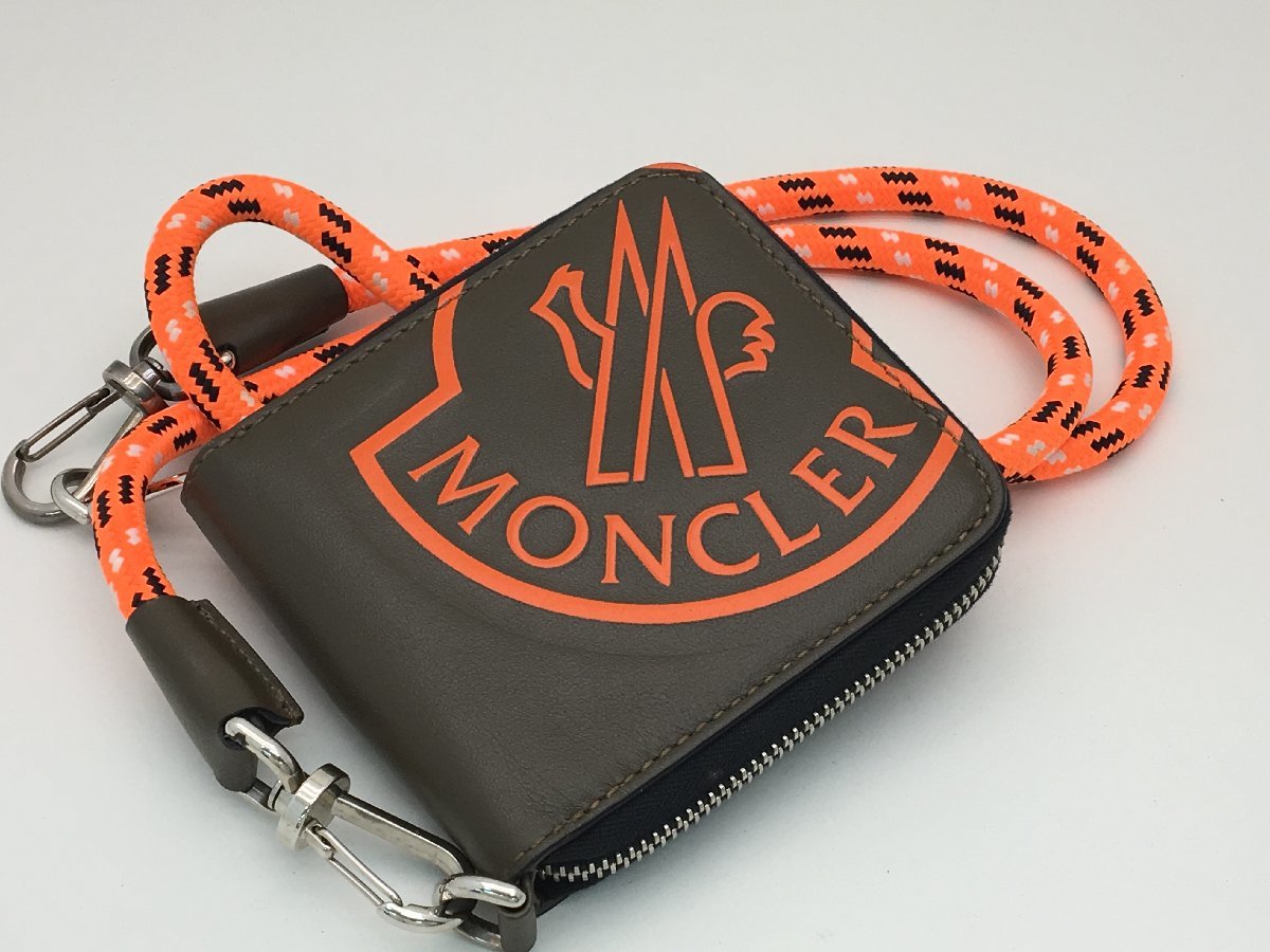 MONCLER スマートネックウォレット 財布 ストラップつき MONCLER スマートネックウォレット 財布 ストラップつき