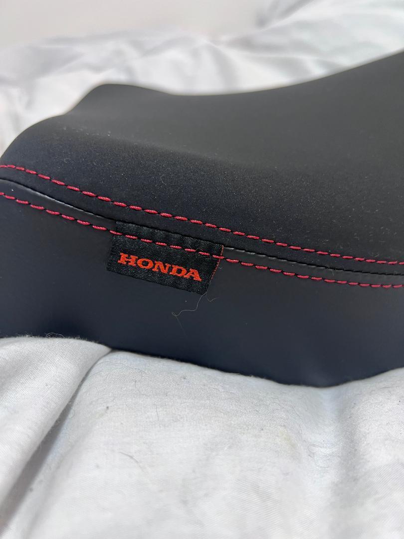 HONDA NT1100 純正シート レッドステッチ コンフォートシート HONDA NT1100コンフォートシート（メインシート） NT1100 | Honda 主な