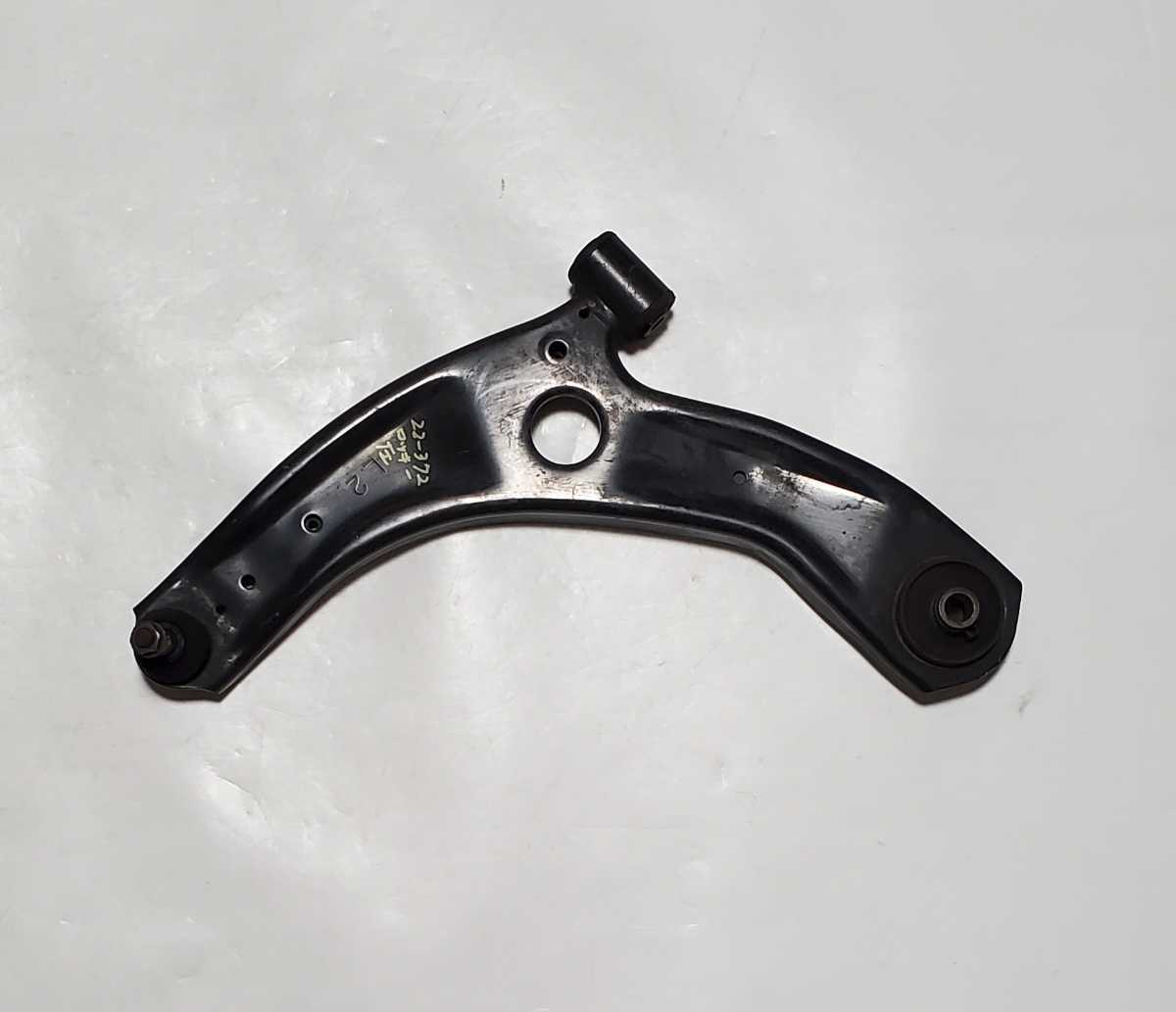 トヨタ ライズ・A200A 純正 フロント ロアアーム 左 ボールジョイント付 良品 低走 2022年車 A210A/A202A ロッキー・A200S/A210S 送込