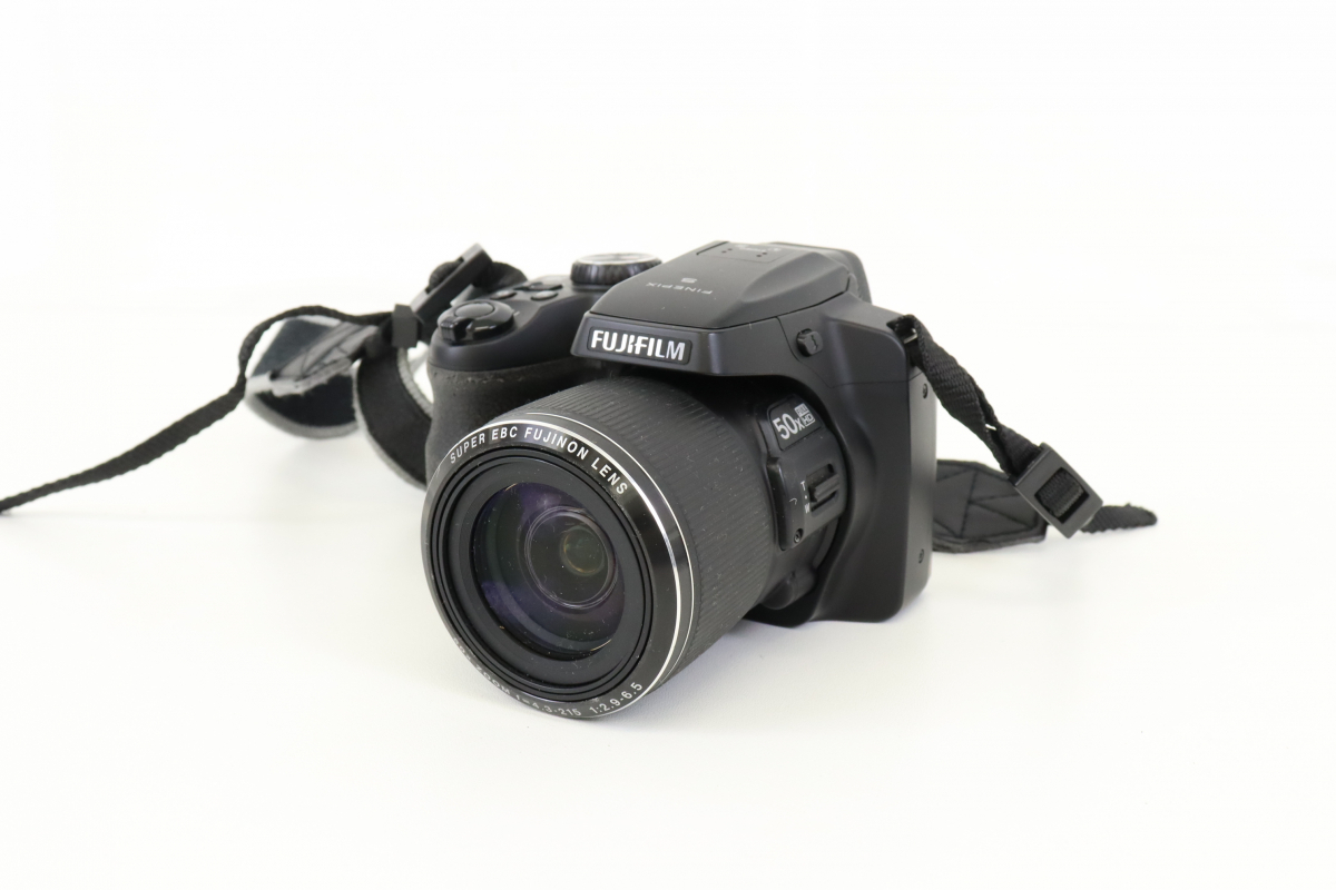 Fujifilm FinePix S9200 16MP Digital Camera set w. case Fujifilm FinePix S9200 16MP Digital Camera set w. case