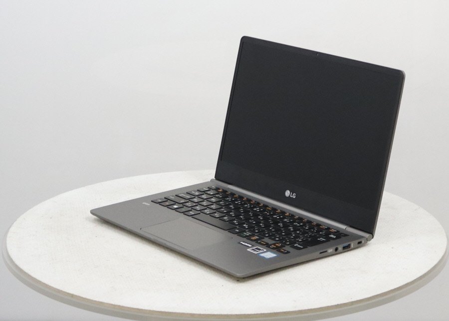第8世代Core™ i5搭載。モビリティと性能を両立。13.3インチ 965g Laptop -