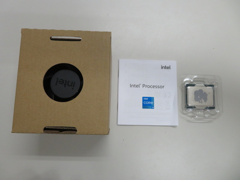 ほぼ新品】Intel Corei3 12100(第12世代) 正規パッケージ（純正