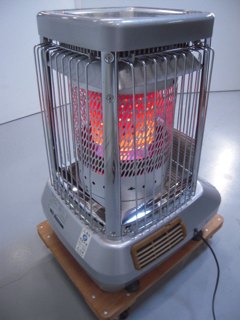 〇ダイニチ ブルーヒーターFM-195F 12年 分解 手洗浄整備 ハイパワー 新品気化器 事務所 工場倉庫等 〇ダイニチ 12年 分解 ＃D12 ダイニチ工業 [分解洗浄⑤]ダイニチ業務用石油ファンヒーターFM-101F(E03