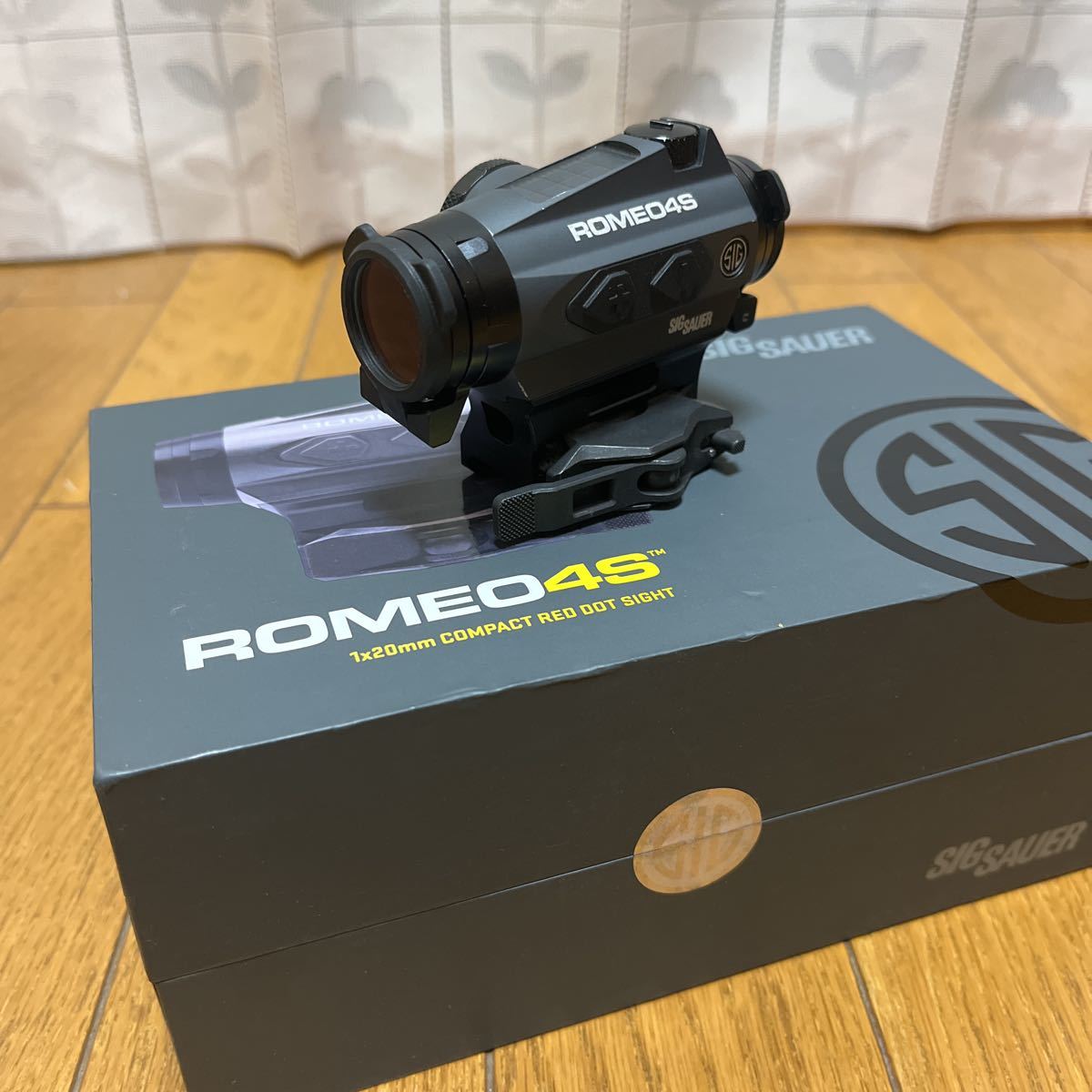 SIG ROMEO4S SAUER ドットサイト DOT 1x20 Quadplex SAUER: RED with SIG ROMEO4S SAUER ドットサイト DOT 1x20 Quadplex SAUER: RED with