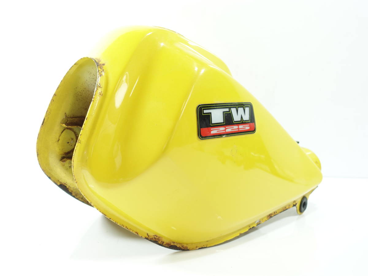 人気，限定SALE 動画あり TW225 DG09J-0013 純正 低走行 実動車より ガソリンタンク まぁまぁ綺麗 レディッシュイエロー 検索 2JL DG07J TW200(ヤマハ用)｜売買されたオークション情報、yahooの商品情報をアーカイブ ヤマハ用