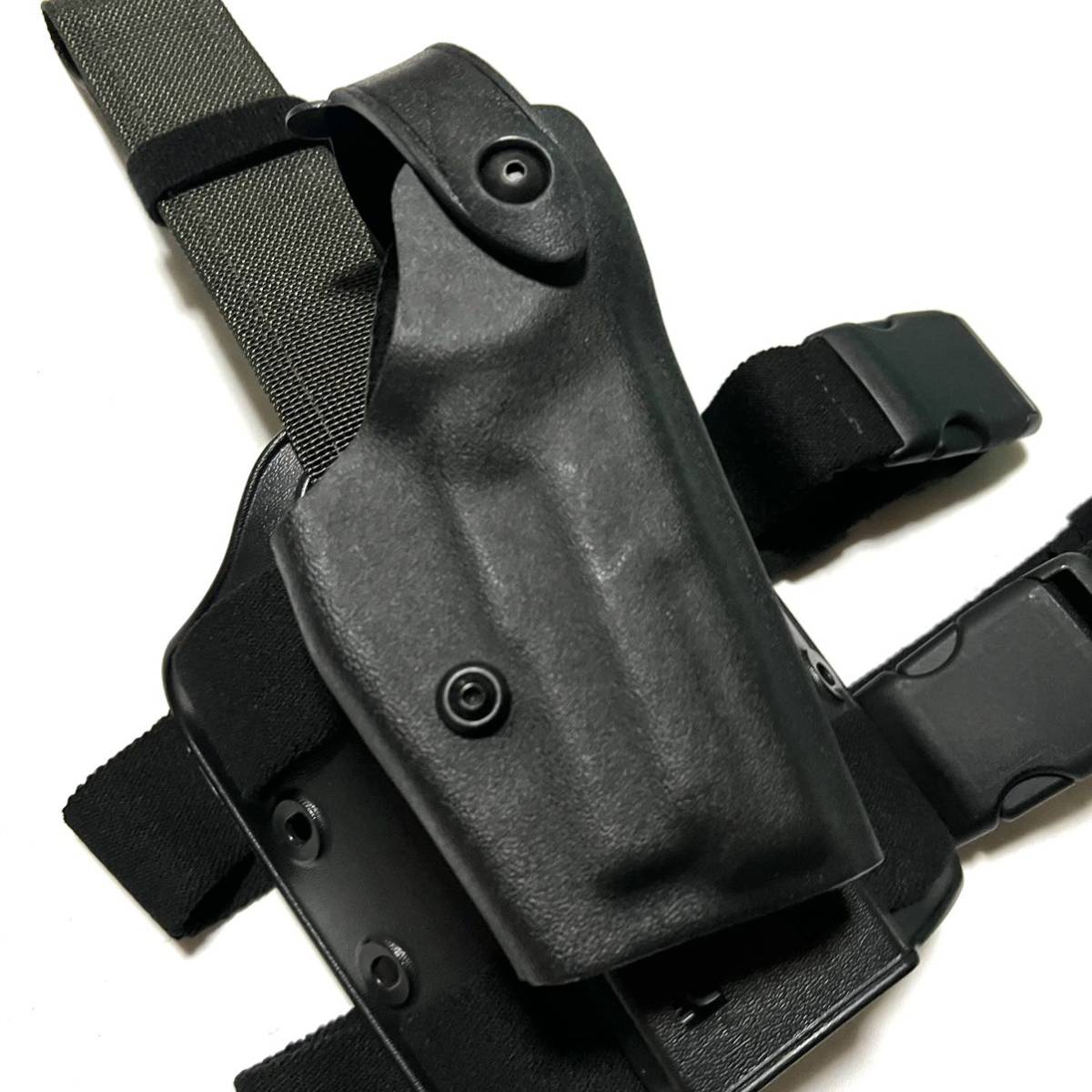 送料無料 実物未使用 Safariland サファリランド 6004-74 SIG P228