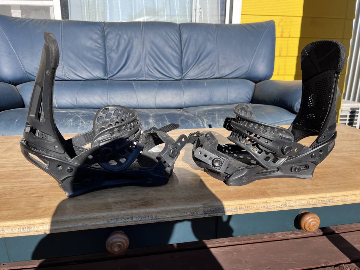 BURTON MALAVITA Mサイズ 黒