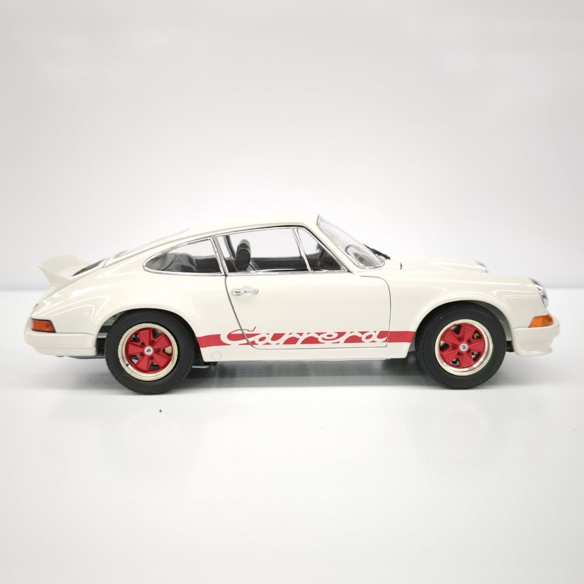 美品】 EBBRO 1/24 PORSCHE 911 CARRERA RS 2.7 ホワイト ダックテール
