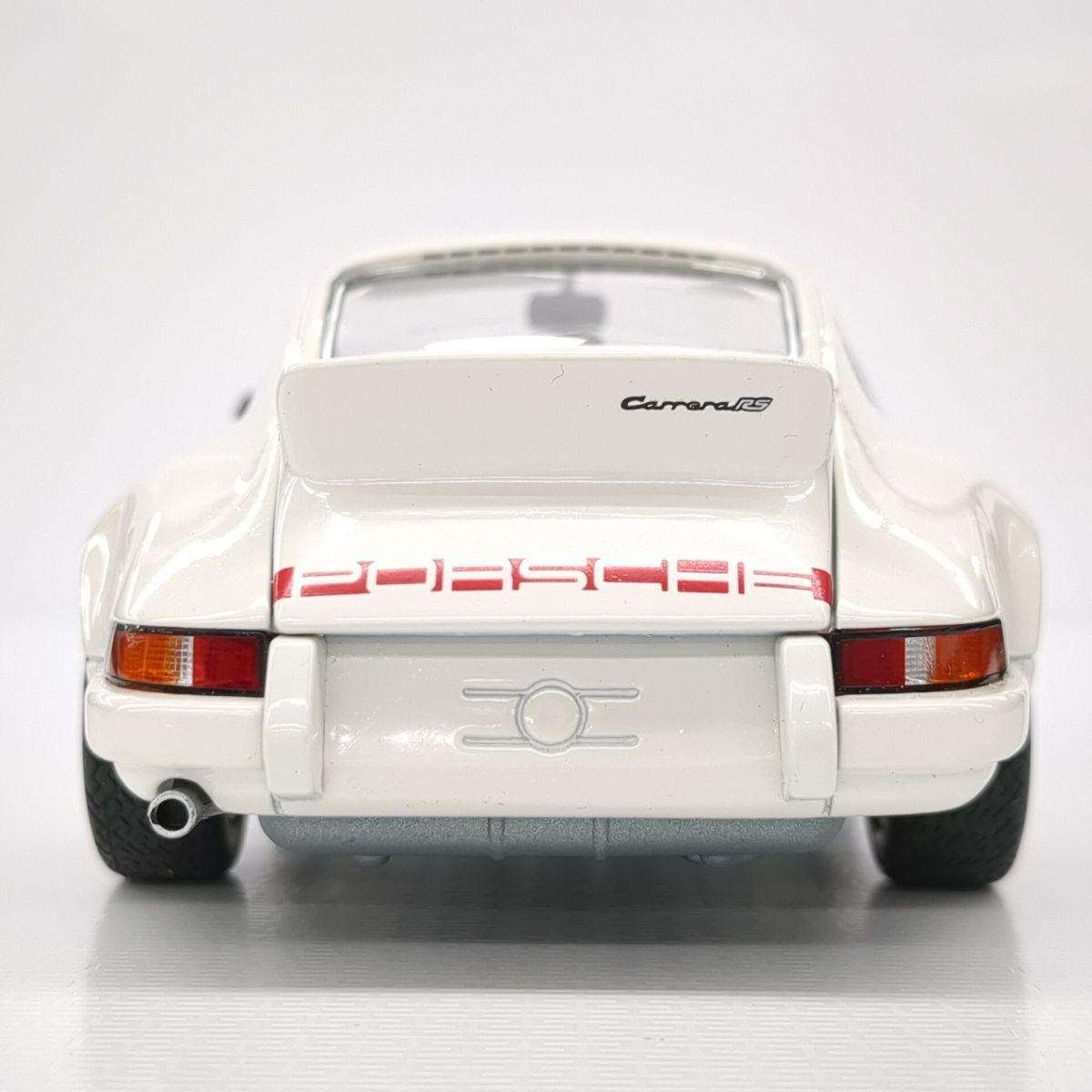 美品】 EBBRO 1/24 PORSCHE 911 CARRERA RS 2.7 ホワイト ダックテール