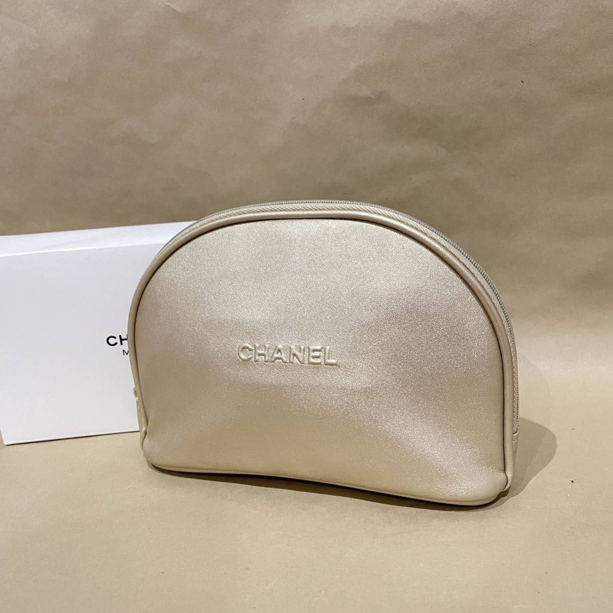 新品未使用　限定 シャネル CHANEL バッグ ポーチ 化粧 メイク セカンドバッグ メンズ レディース ブランドロゴ ココマークコスメポーチ 