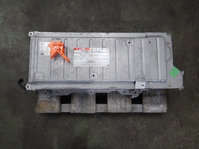 【個人宅配不可】中古 トヨタ プリウス NHW20 HVバッテリー 196，702km G9280-47010 過走行 ジャンク品 (棚8538-H403)