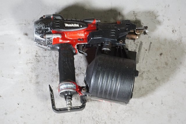 ◎ makita マキタ 高圧エア釘打 高圧90ｍｍタイプ エア工具 高圧ロール釘打ち ※ジャンク品 AN930H