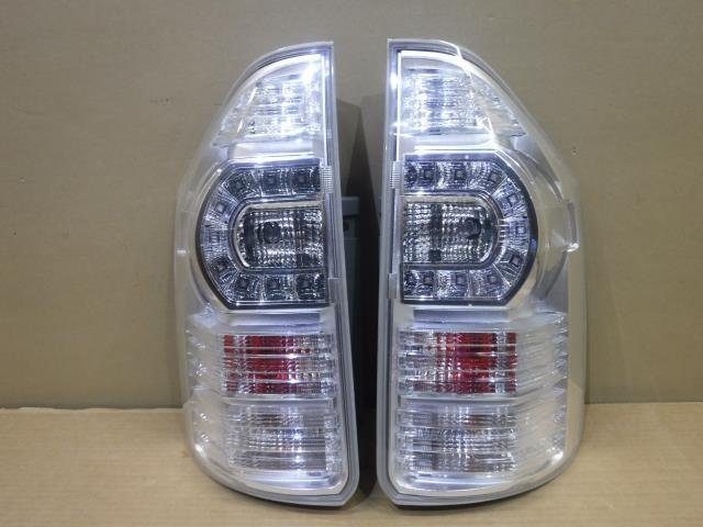 岩手 盛岡発】中古 純正 後期 ヴォクシー DBA-ZRR70W テールランプ