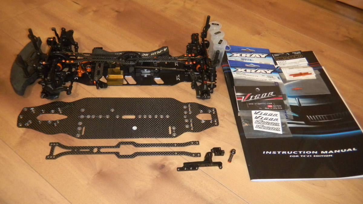 XRAY T4 2020 メインシャーシ 2.2㎜ 艶あり平織カーボン 日本製 蕨山