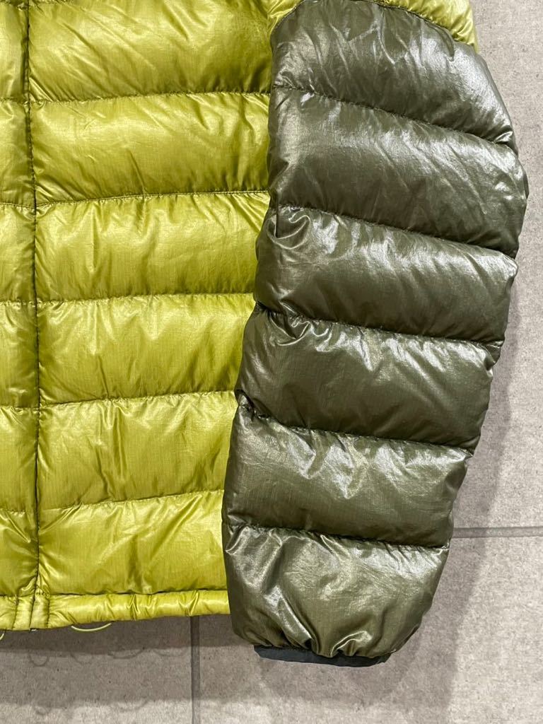 冬本番！ 軽量！ モンベル mont-bell 1101384 ダウン ガイドパーカ ダウンジャケット メンズ グリーン系 Mサイズ アウトドア 新規×