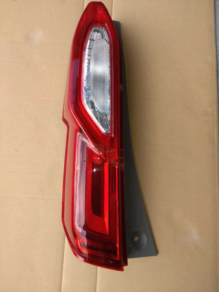 n-box jf3 左テールランプ nボックス N-BOX JF3 左 D186 ICHIKOH LED