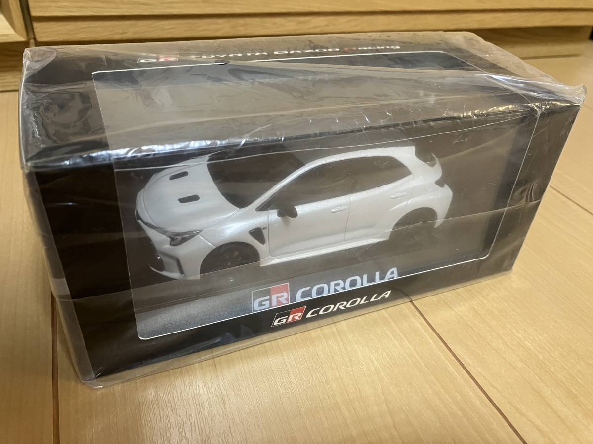未開封 新品 新型 トヨタ GRカローラ スポーツ ミニカー 1/30 カラー