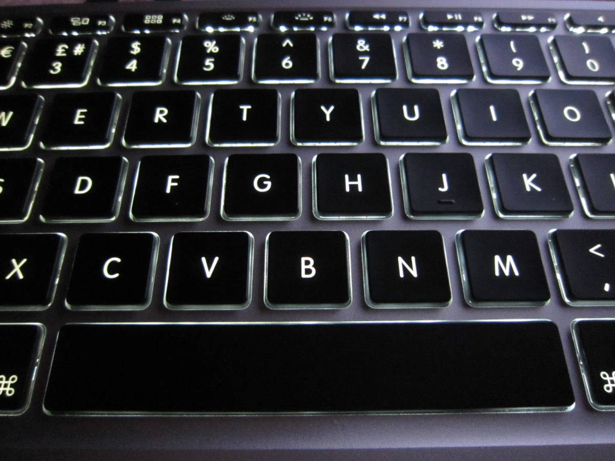 MacBook Air 11inch A1465 2013～2015対応 EU? キーボードユニット　2015年式(Early 2015)取り外し　 中古 正常動作品