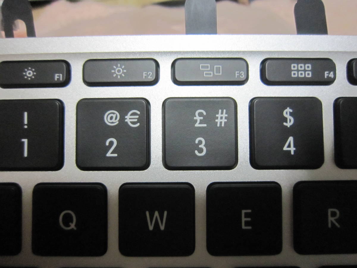 MacBook Air 11inch A1465 2013～2015対応 EU? キーボードユニット　2015年式(Early 2015)取り外し　 中古 正常動作品