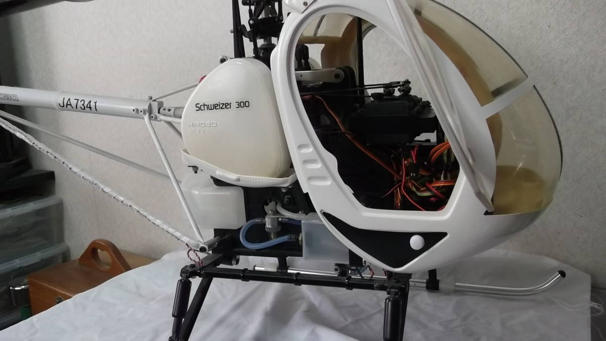 HIROBO Schweizer 300 ヒロボー 30 スケールシリーズ 4ストエンジン